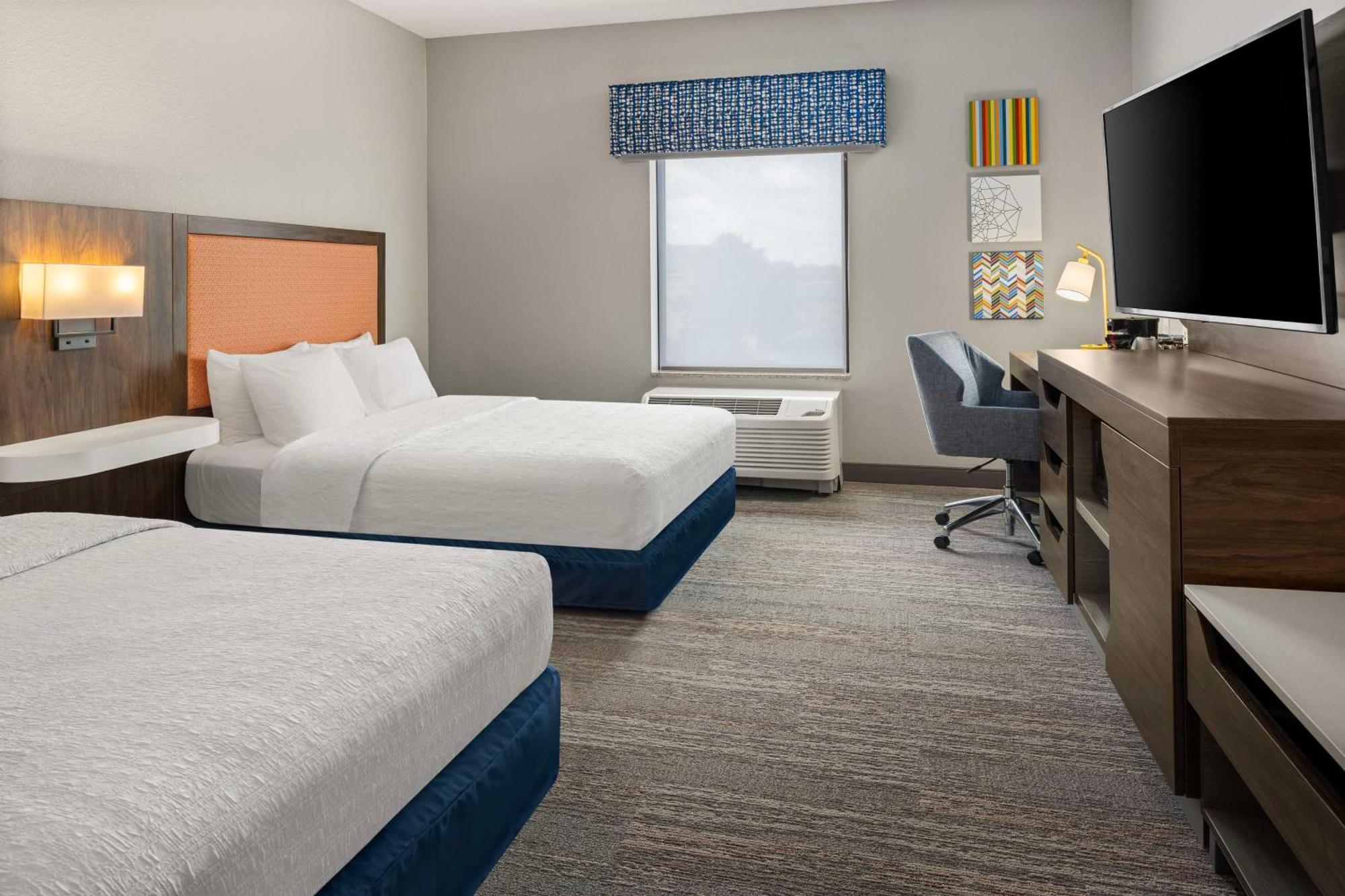 Hampton Inn Fairmont Luaran gambar