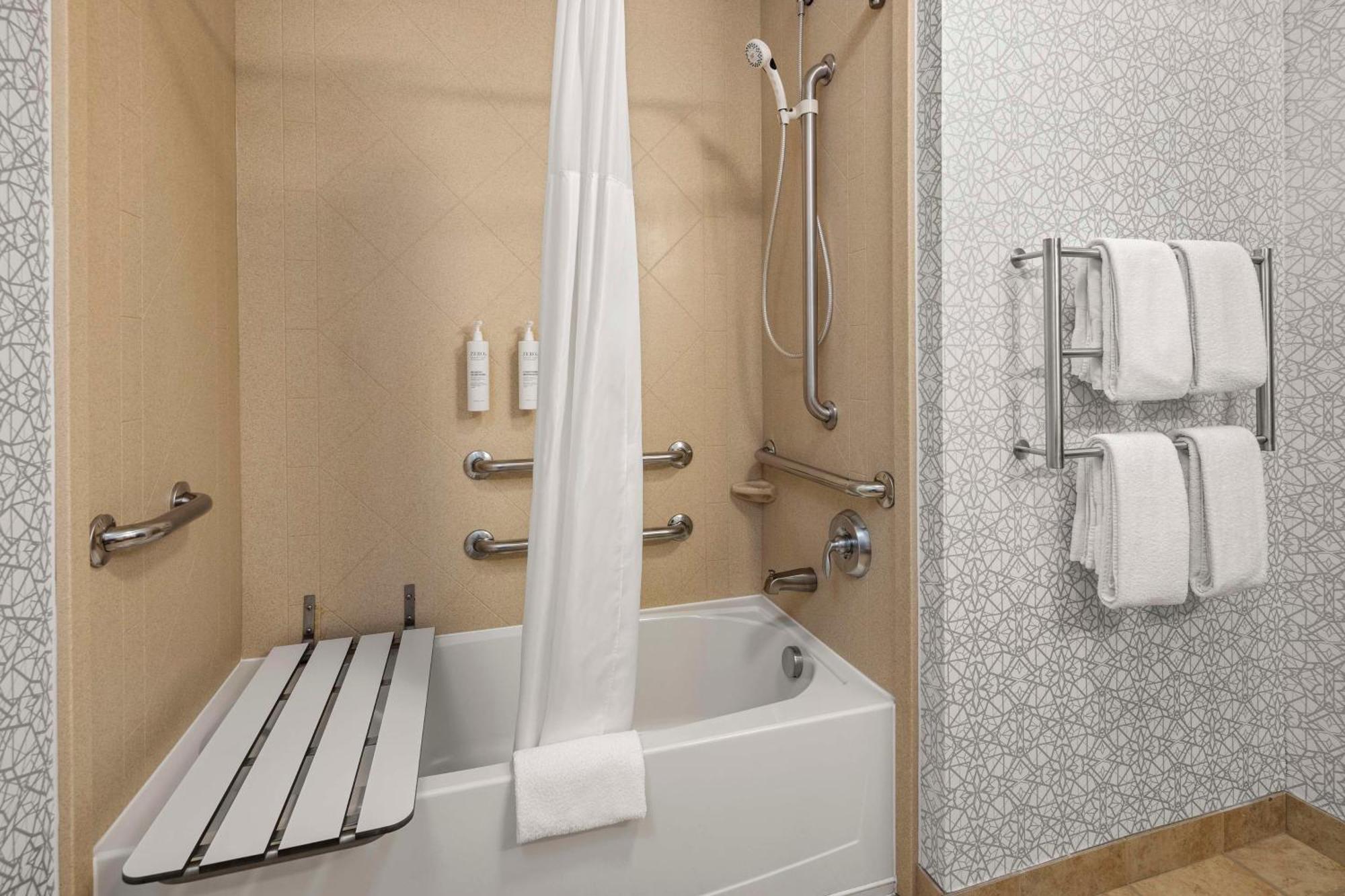 Hampton Inn Fairmont Luaran gambar