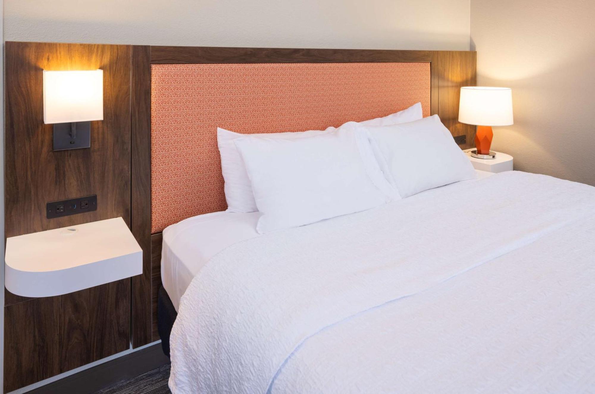 Hampton Inn Fairmont Luaran gambar