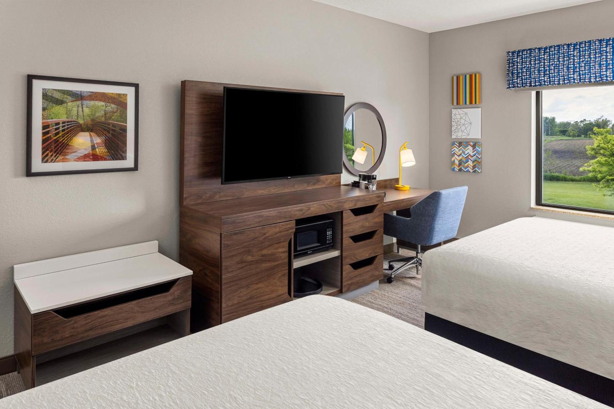 Hampton Inn Fairmont Luaran gambar