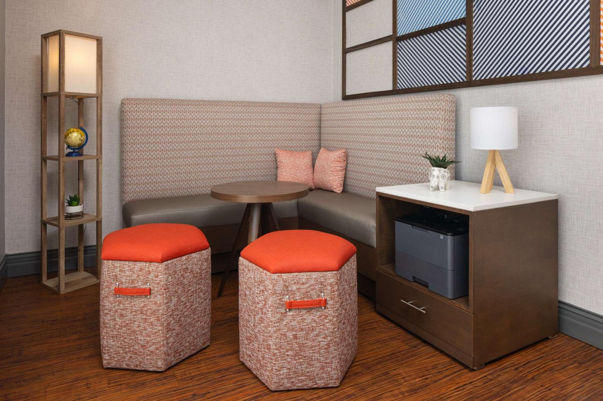 Hampton Inn Fairmont Luaran gambar