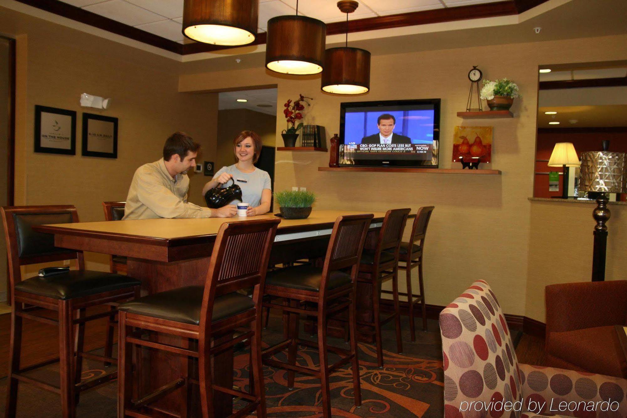 Hampton Inn Fairmont Restoran gambar