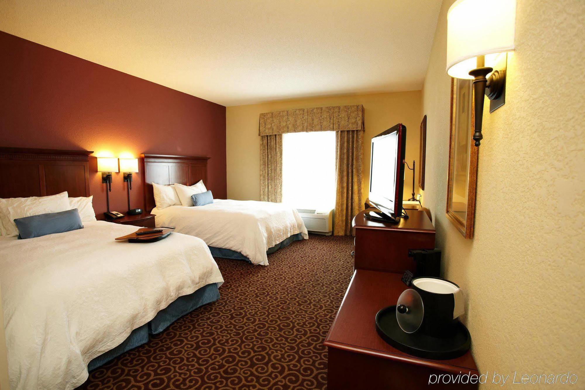 Hampton Inn Fairmont Bilik gambar