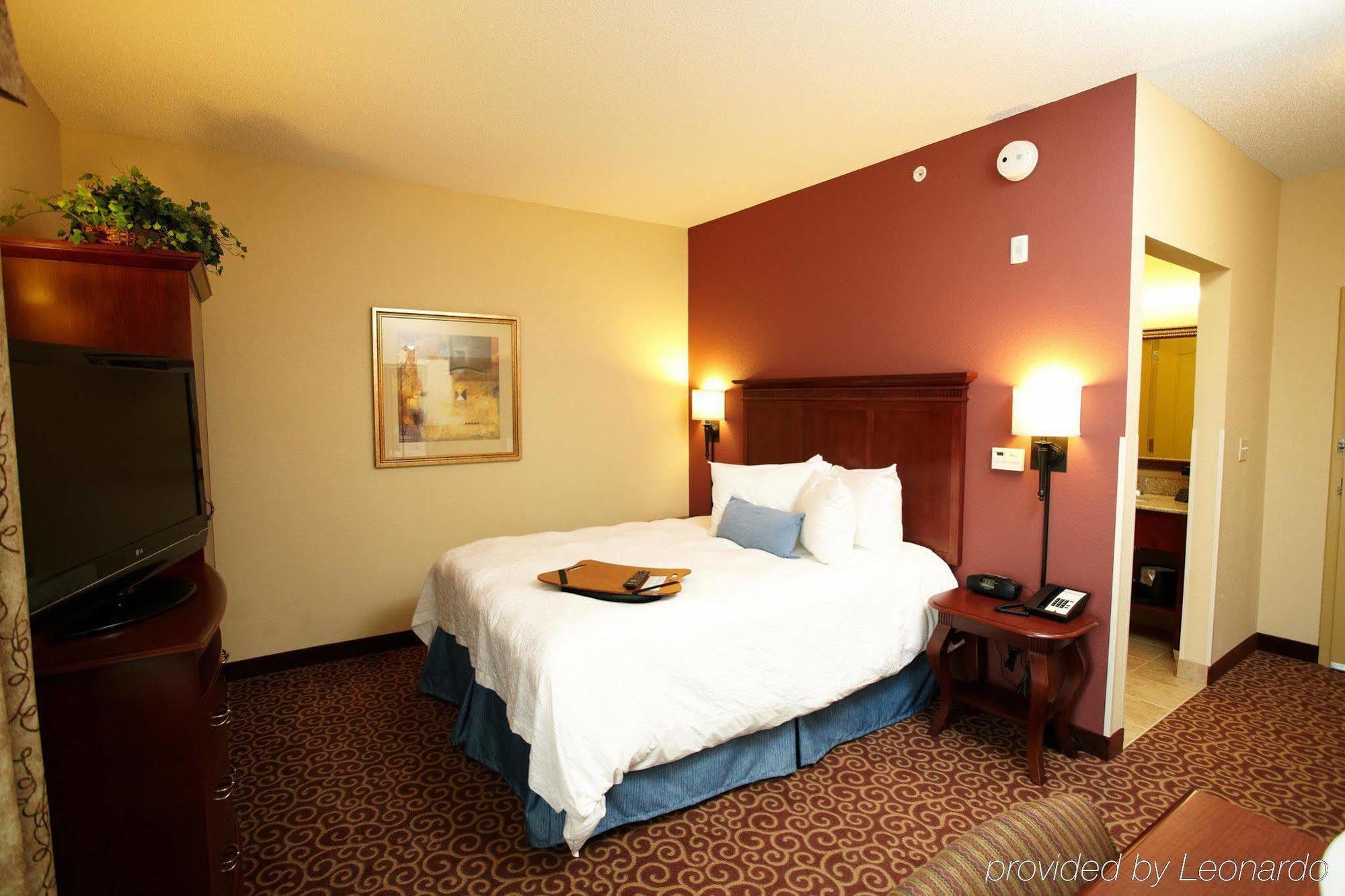 Hampton Inn Fairmont Bilik gambar