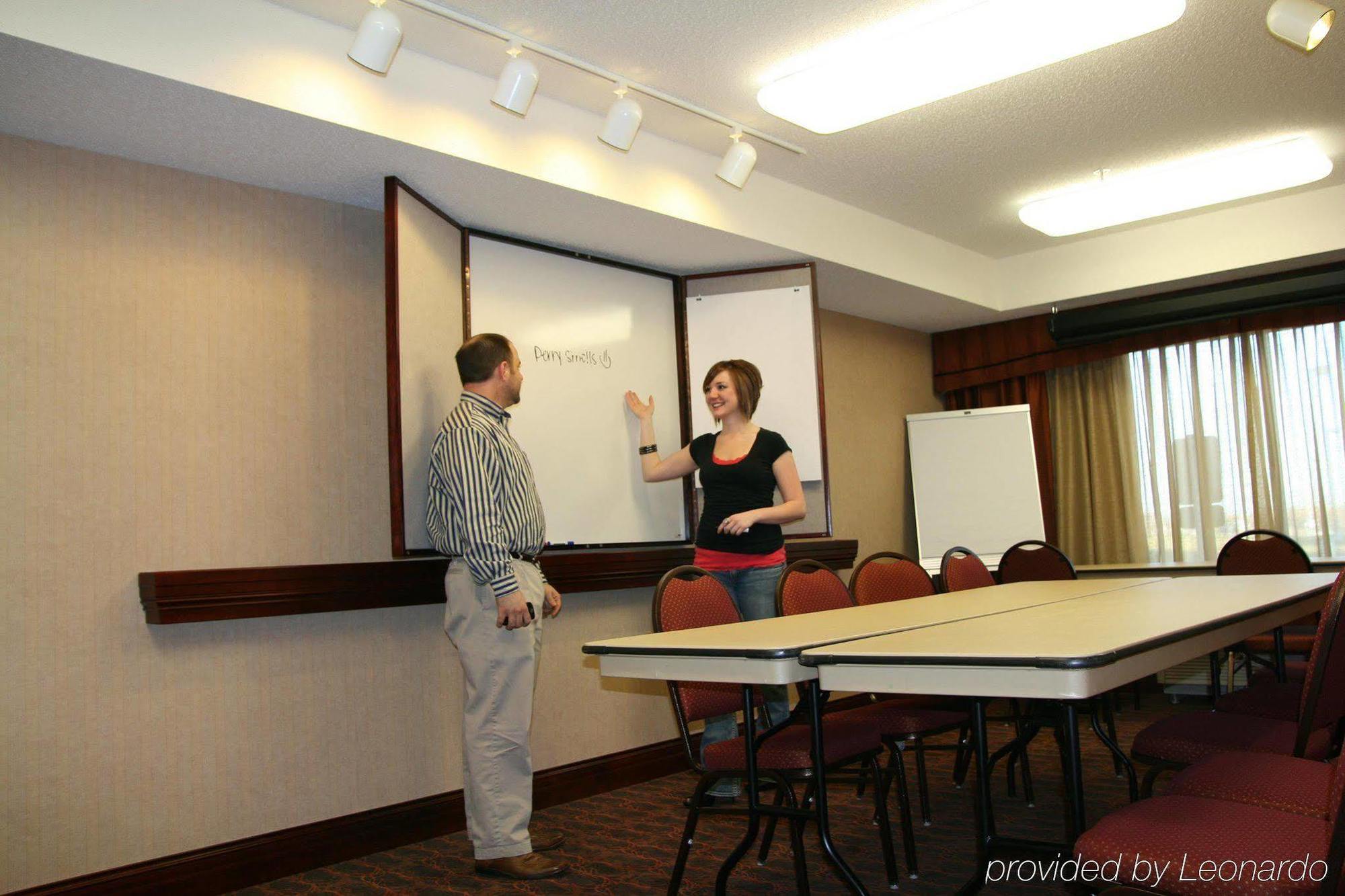 Hampton Inn Fairmont Kemudahan gambar