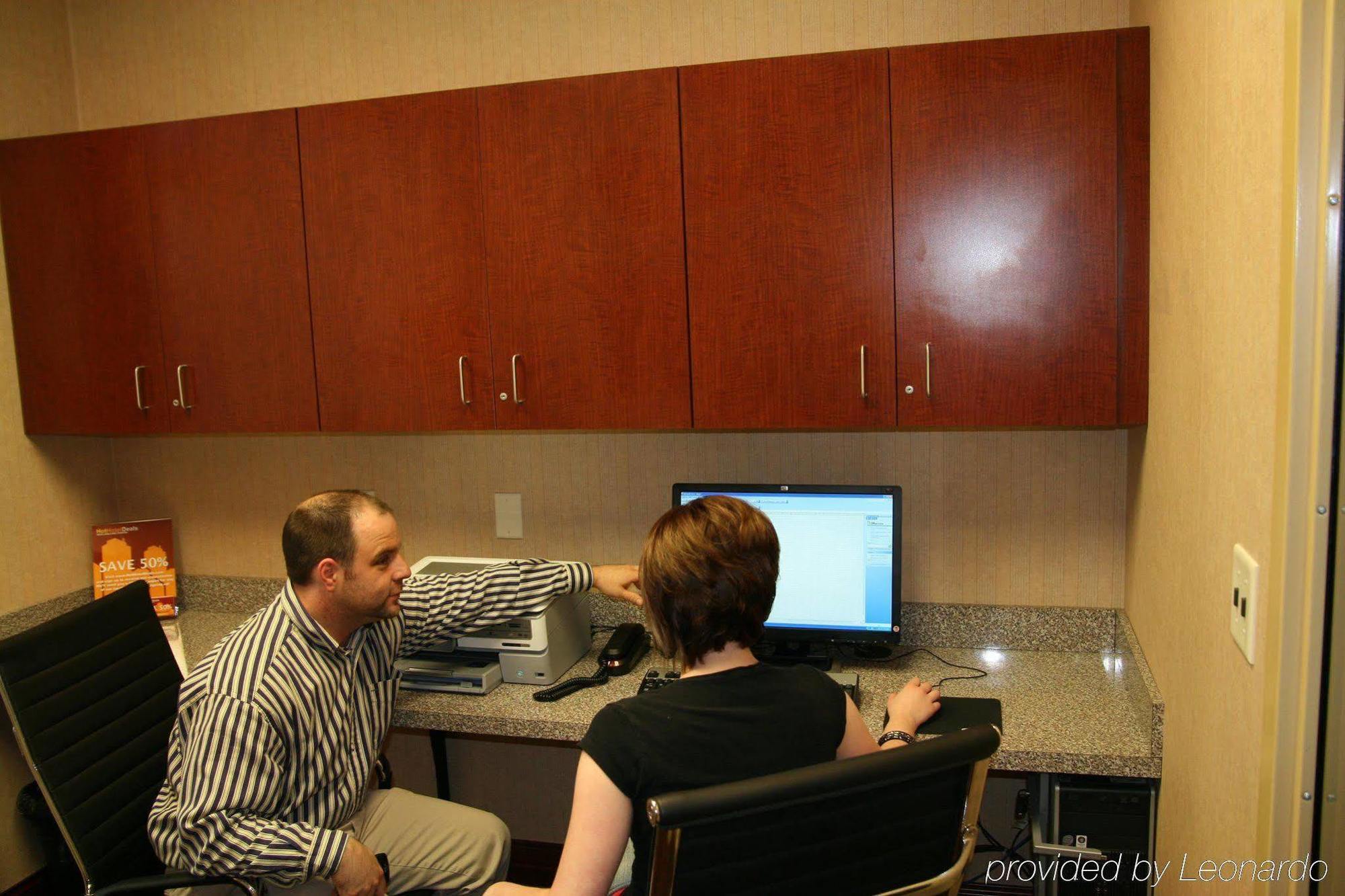 Hampton Inn Fairmont Kemudahan gambar