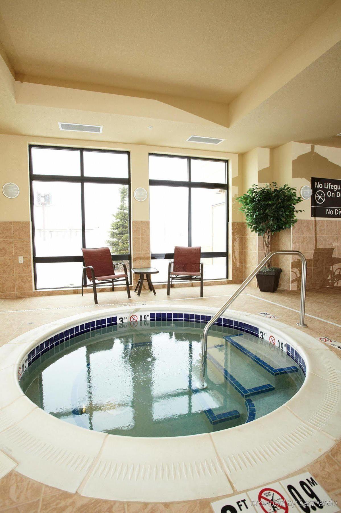 Hampton Inn Fairmont Luaran gambar